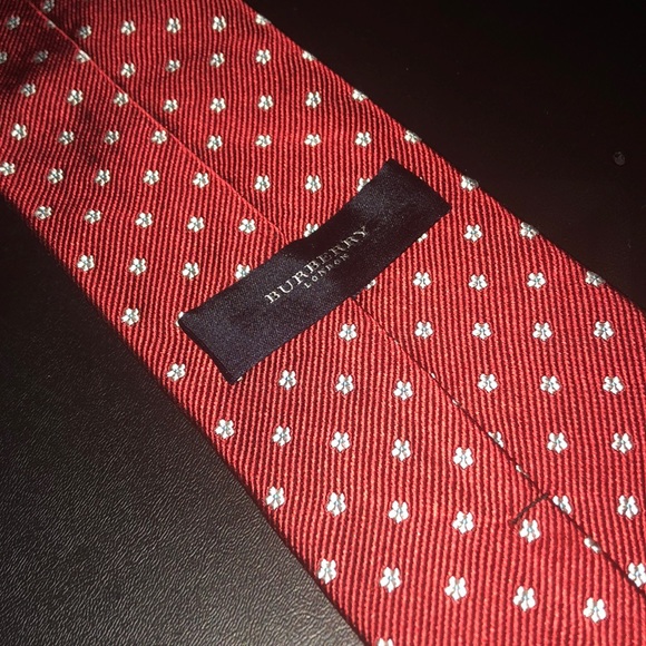 Burberry Red Floral Tie - Picture 3 of 4